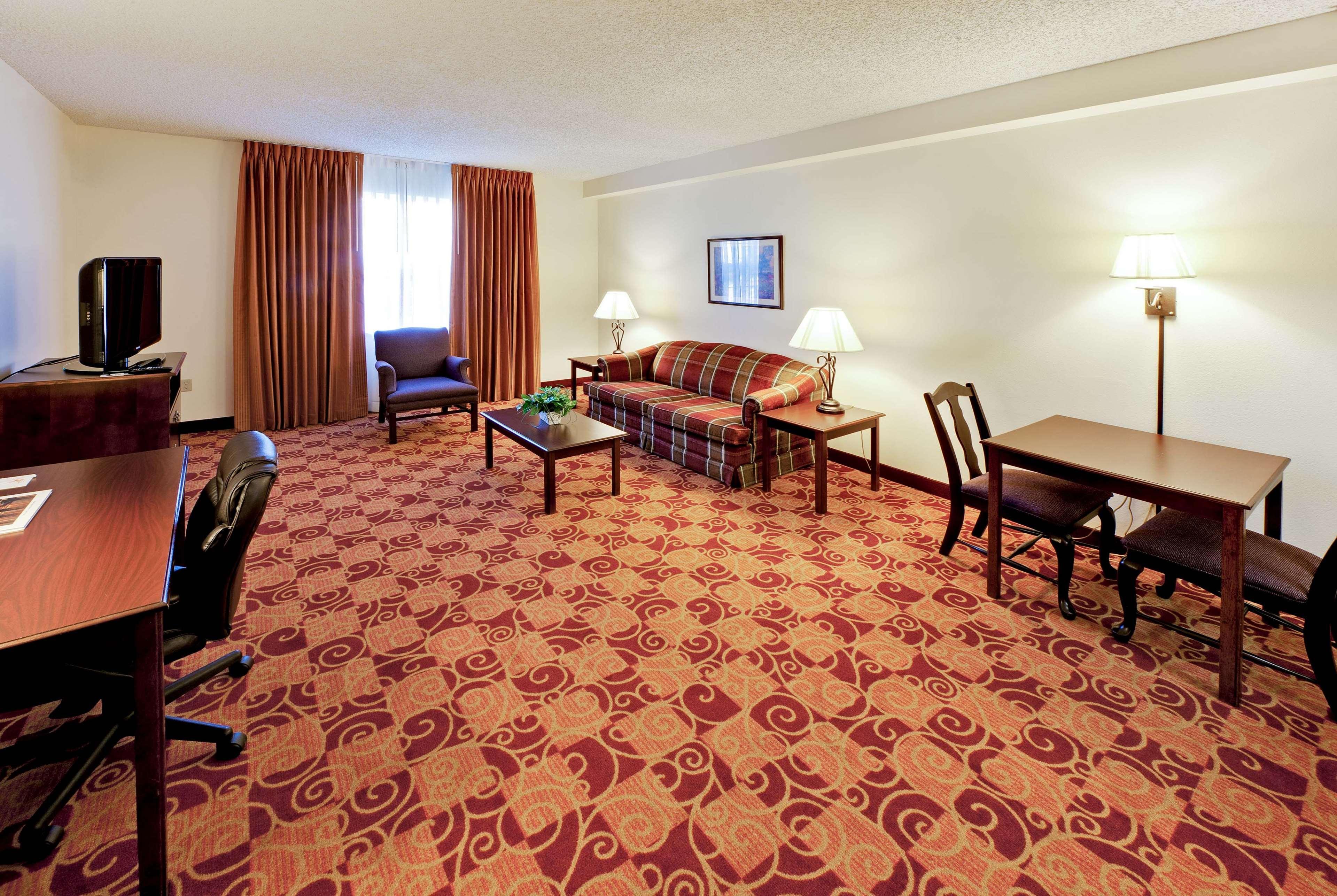 Hawthorn Suites By Wyndham Louisville East Luaran gambar